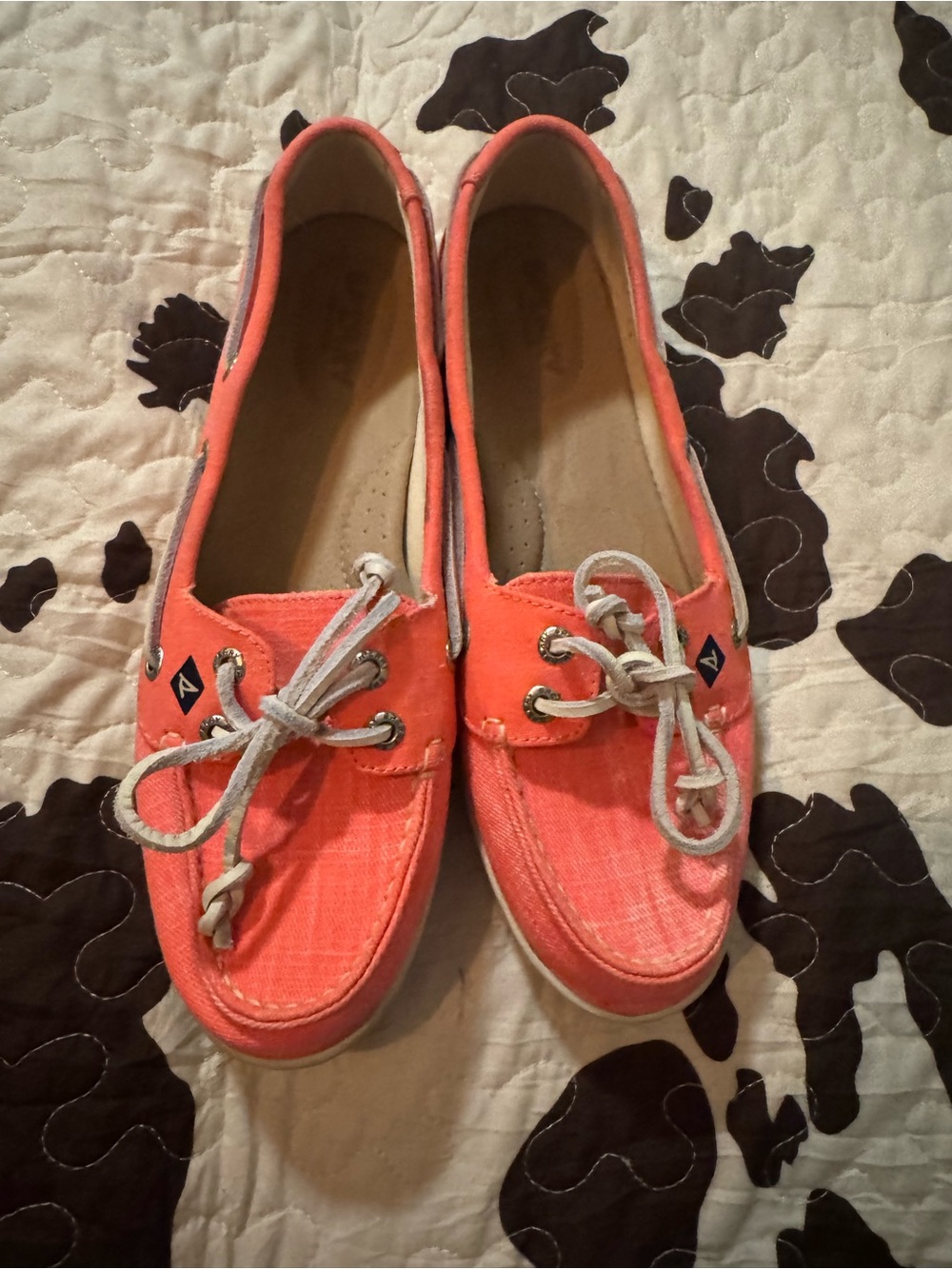 Sperry Coral Canvas Boat Shoes - Women's Slip On Size 9